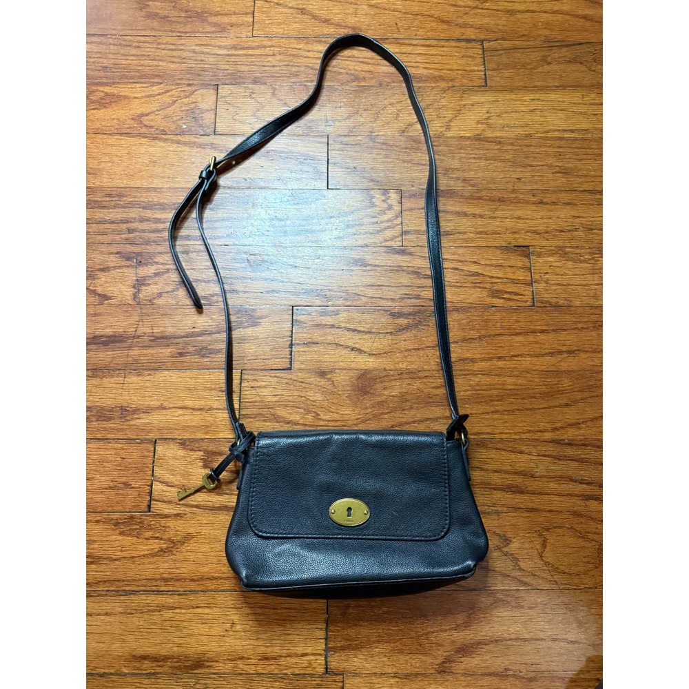 Fossil Black Pebbled Leather Crossbody Bag Brass Keyhole Hardware Small Purse